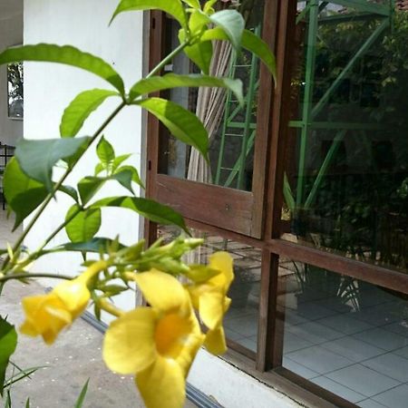 Isro Guesthouse Syariah Kepanjen Экстерьер фото