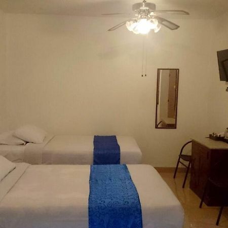 Isro Guesthouse Syariah Kepanjen Экстерьер фото