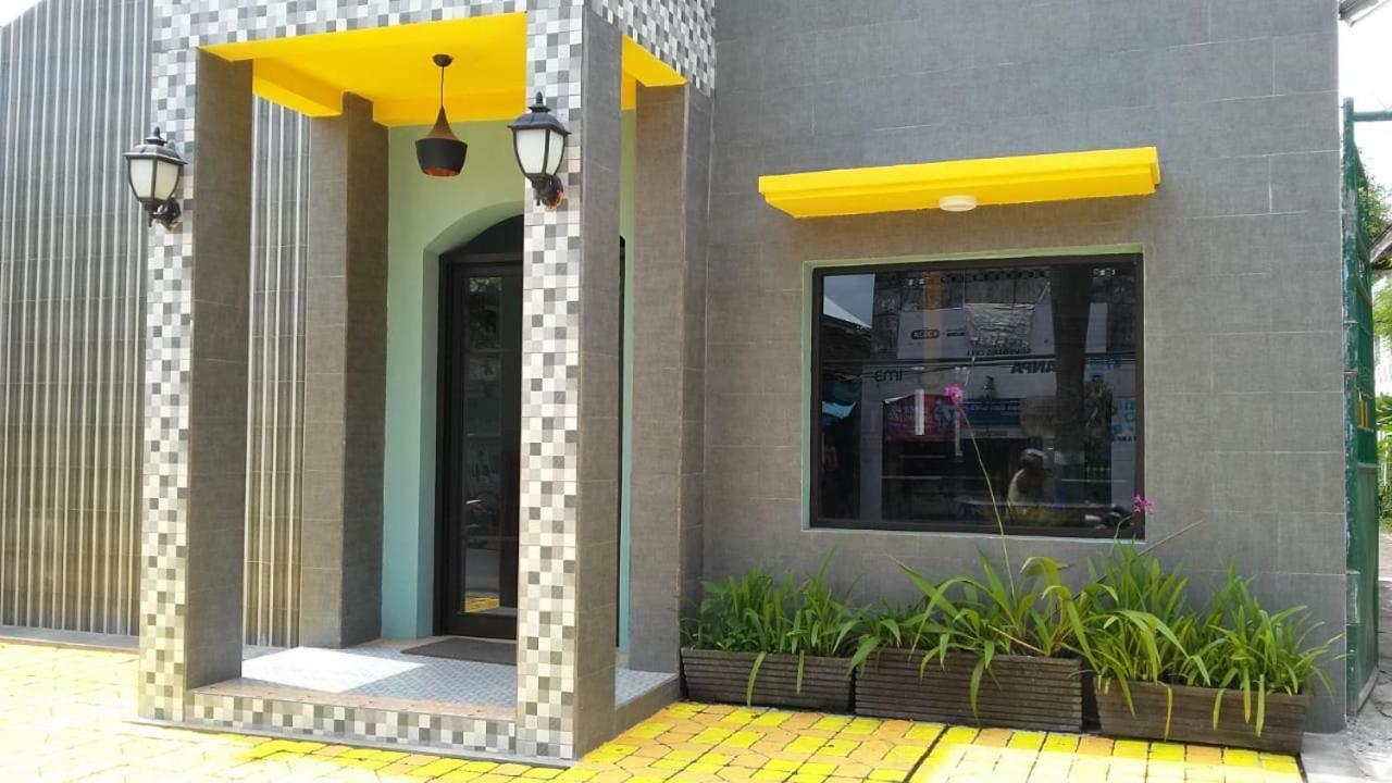 Isro Guesthouse Syariah Kepanjen Экстерьер фото